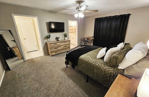 Lewisville House | Texan Tranquility Retreat