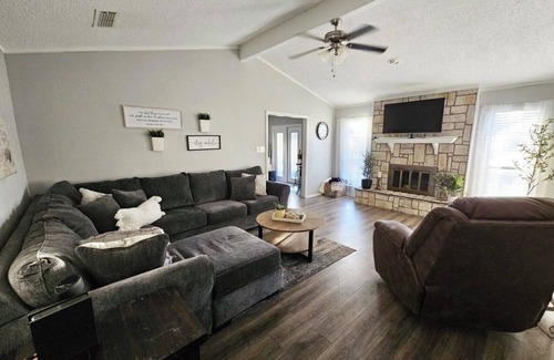 Lewisville House | Texan Tranquility Retreat