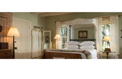 Cat Spring House | Texas Farm House getaway on BlissWood Ranch with Optional Activities & Safari!