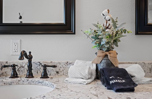 Hye Bed & Breakfast | Texas Hill Country Escape in Hye, TX