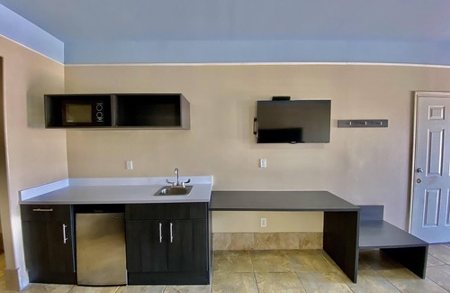 McAllen Hotel | Texas Inn and Suites McAllen at La Plaza Mall and Airport