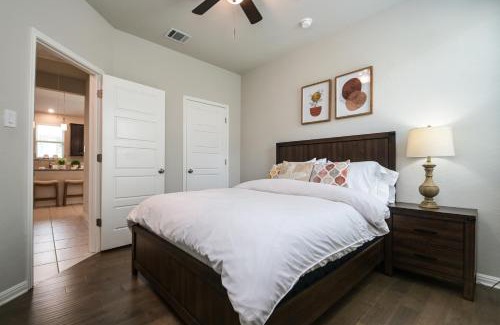 Far North Central Apartment | Texas Luxury Home at Redland