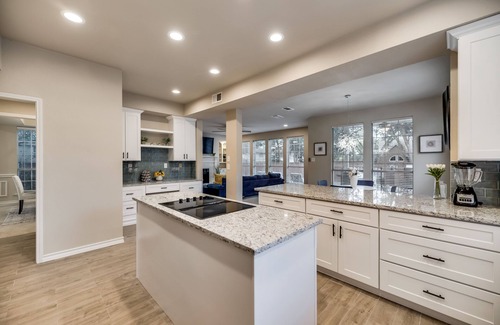 Plano House | Texas Size 5Bed 3.5Bath, Heated Spa, Pool