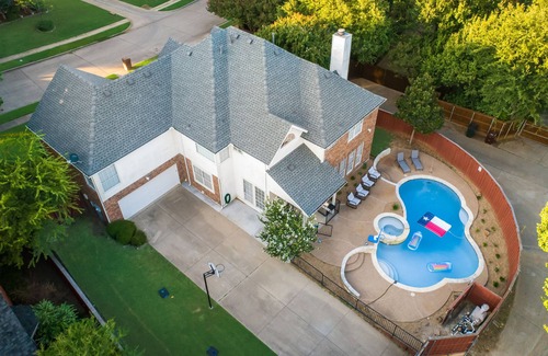 Plano House | Texas Size 5Bed 3.5Bath, Heated Spa, Pool
