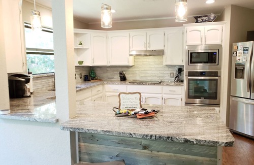 Belton House | Texas style home 1/2 mile from Belton Lake for 8 Guests