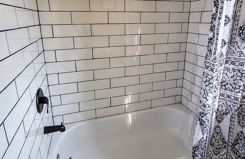 Hewitt House | Texas Sunshine Oasis WACO/Silos/Baylor: Pool, Piano, PingPong, Pets