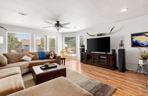 New Braunfels House | Texas Two-Step at Waterwheel