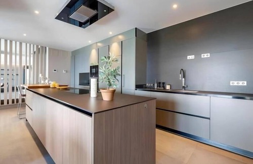 Tamarit Villa | th85 Villa in Tamarit, Tarragona · 5 bedrooms · 5 beds · 5 baths