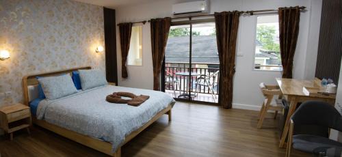 Khuekkhak House | Thai Life Guesthouse Khaolak