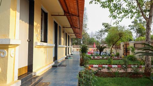 Shahapur Villa | Thai Stays Villa
