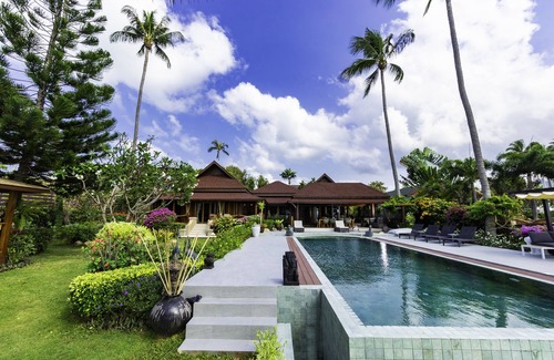 Taling Ngam Villa | Thai style Villa directly on the beach.