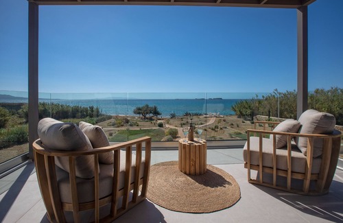 Kefalonia Apartment | Thallassa - Beachfront Villa Suite - Grand Blue Beach Residence