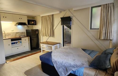 Thames House | Thames River Valley Studio Retreat 2