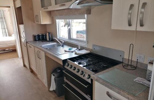 Isle of Grain Apartment | Thames view at Kent Coast Holiday Park