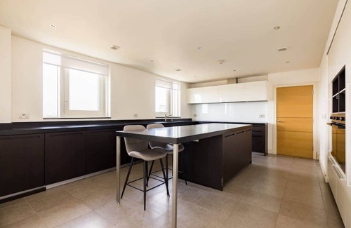 Sands End Apartment | Thames View, Three Bedroom Apartment