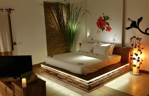 Nyaungshwe Hotel | Thanakha Inle Hotel