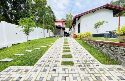 Dickwella Villa | Thara Inn Villa