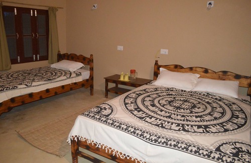 Kawasoti Hotel | Tharu Community Lodge