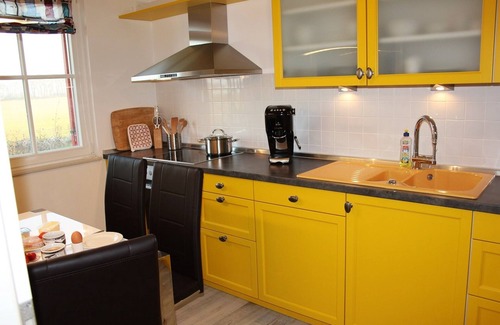 Zierow House | Thatched cottage in 1. Row to the Baltic Sea - near the Hanseatic city of Wismar