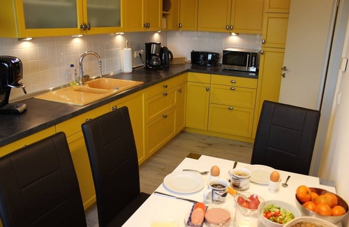 Zierow House | Thatched cottage in 1. Row to the Baltic Sea - near the Hanseatic city of Wismar
