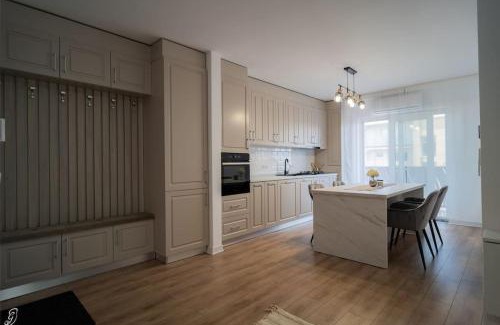 Bistrita Apartment | The 10th Floor Apartment