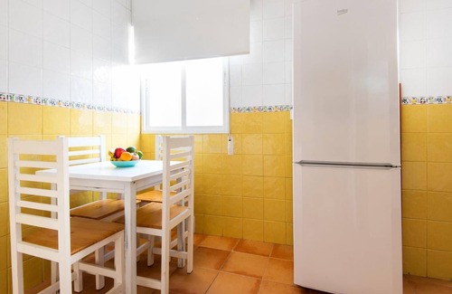 El Ejido Apartment | The 1st Corner, center apartment ideal for groups