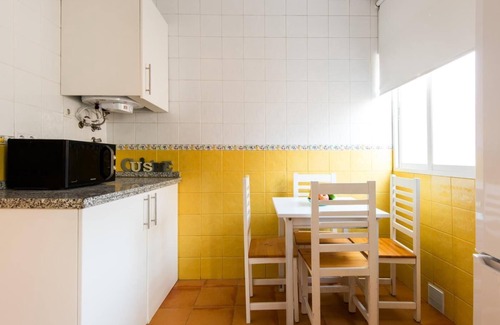 El Ejido Apartment | The 1st Corner, center apartment ideal for groups