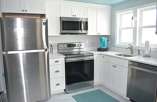 Chincoteague Cottage | "The 3 Sisters" Ivy's Cottage-Adorable In Town Cottage Near Historic Main Street