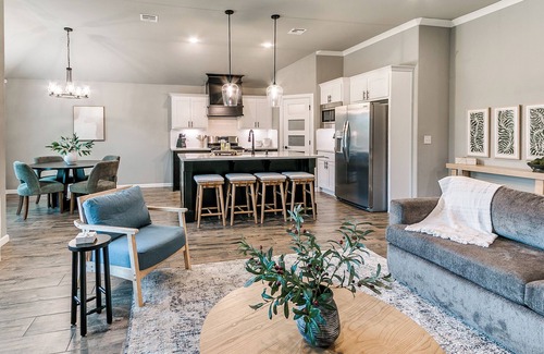 Broken Arrow House | The 47th Street Retreat