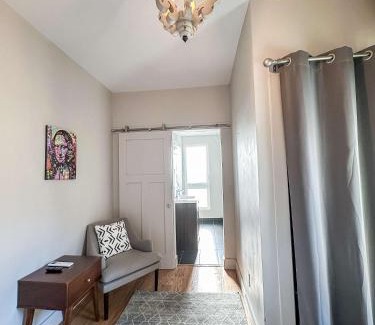 Burns Park Apartment | The 4M Favorite House - Stunning & Spotless 2-Bed Apt (#3)