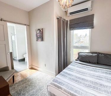 Burns Park Apartment | The 4M Favorite House - Stunning & Spotless 2-Bed Apt (#3)