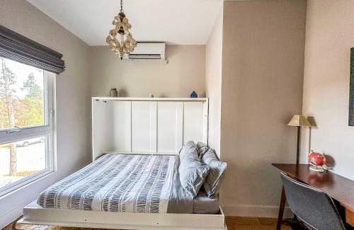 Burns Park Apartment | The 4M Favorite House - Stunning & Spotless 2-Bed Apt (#3)