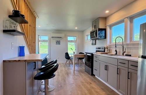 Bristol Ski Chalet | The 900 Sq Ft Micro-Mansion-Central Air & High Speed Internet
