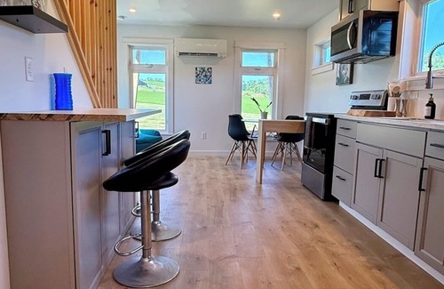 Bristol Ski Chalet | The 900 Sq Ft Micro-Mansion-Central Air & High Speed Internet