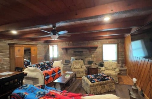 Pawhuska House | The 905, 4 bedrooms, 3 Full bath