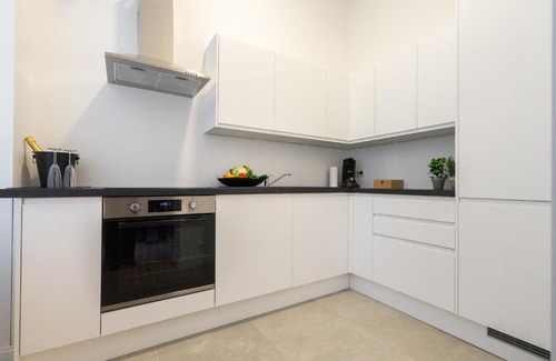 Saint-Laurent Apartment | The 99, Appartement sauna & parking