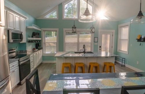 Nancy House | 🌞The Abundant Life on Lakeshore🌞 - Lakeview Home <1/4 Mile to Public Boat Ramp