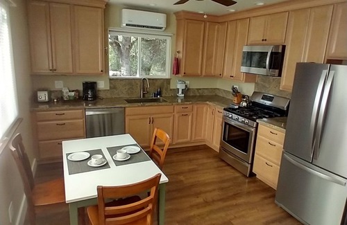 Placerville Cottage | The Acorn Cottage | Rural Setting | Fast Internet!