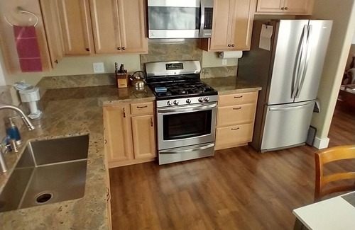 Placerville Cottage | The Acorn Cottage | Rural Setting | Fast Internet!