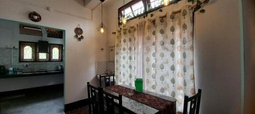 Sualkuchi Apartment | The Acoustics I
