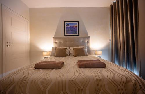 Pieta Apartment | The Address Seafront Suites with Hot Tub