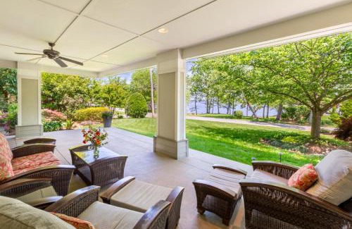 Annapolis House | The Admiral's Retreat