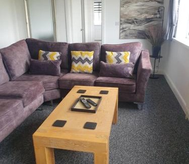 Sandtoft Apartment | The Airfield Happy Apartment