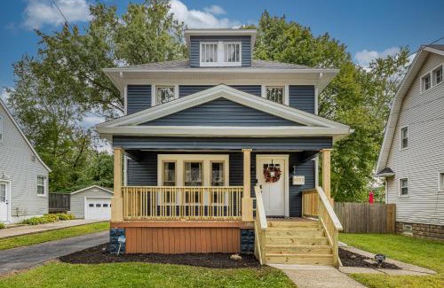 Highland Square House | The Akron Retreat: Modern 3-Bedroom Oasis