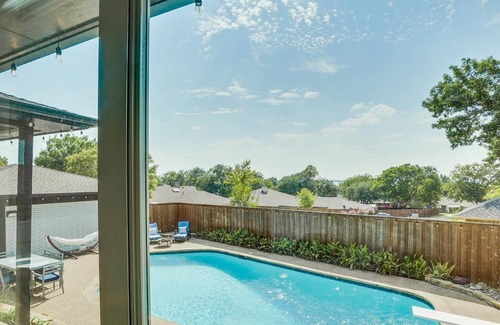 Rockwall House | The Alamo Abode | Lake View, Pool, Newly Renovated