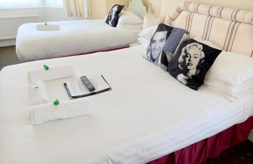 Blackpool Town Center House | The Albert Hotel Near Winter Gardens