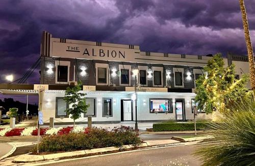 Cootamundra Hotel | The Albion Hotel