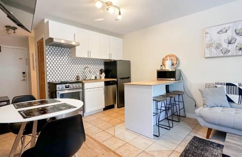 Mont-Tremblant Village Apartment | The Alpine Nest - 3 Beds - 4 Guests - Free Parking - Pool