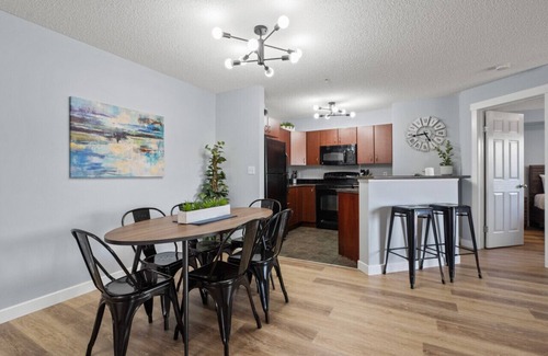 East Kootenay Condo | ⭐The Altitude Landing⭐| Pool | Hot Tub | Gym