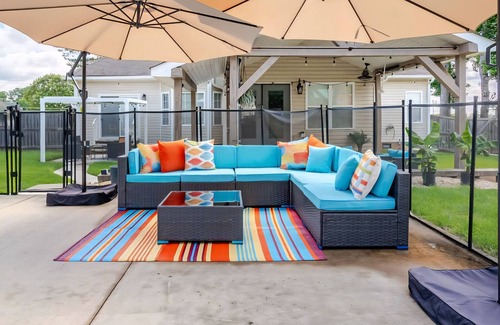 Winston House | The Amaris: Private Pool, Fire Pit, Near Golf